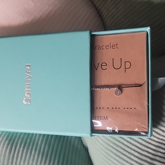 Never give up Morse code bracelet - Picture 3 of 4